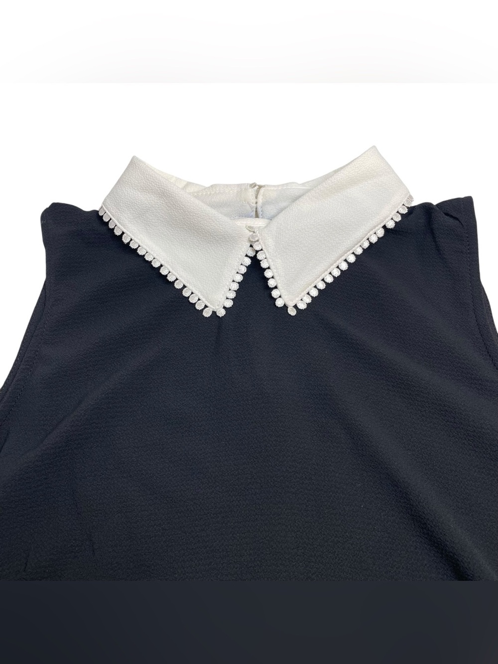 CeCe by Cynthia Steffe Sleeveless Black Blouse White Collar Size Small New NWT - Picture 2 of 7